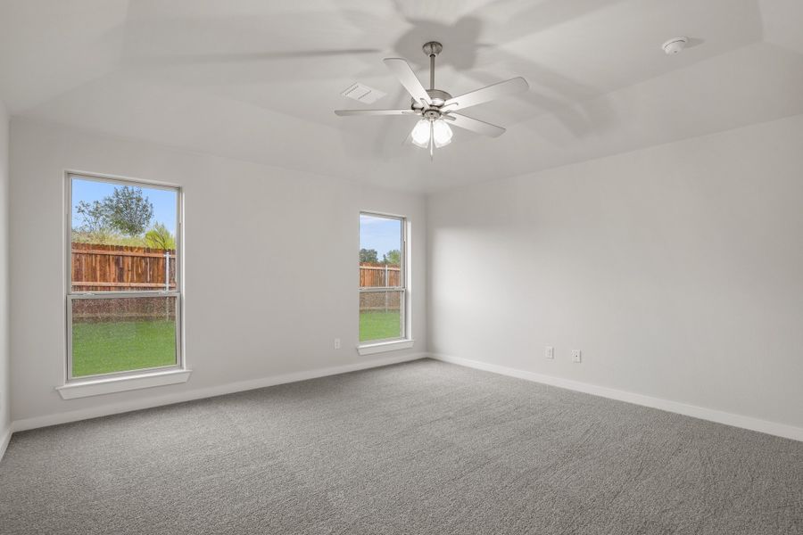 Representative unfurnished interior of a home built from the Waterford III by Cheldan Homes in Stoneview, Glen Rose (Image 39).