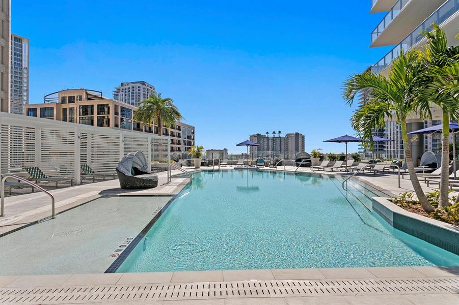 Condo located in St. Petersburg, FL showcasing its design and architecture (Image 5). Condo located in St. Petersburg, FL showcasing its design and architecture (Image 5).