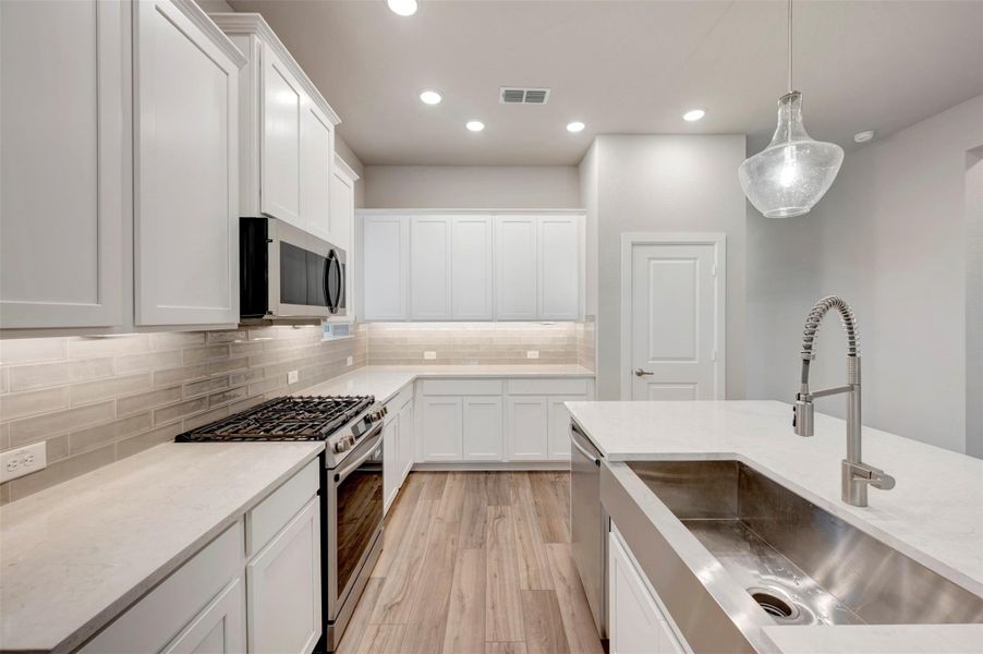 Furnished interior view inside a new home in Pomona 40' Homesites, Manvel (Image 3).