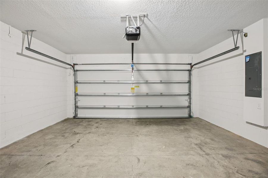 Spacious, unfurnished interior of a new home in Villamar - Classic Series, Winter Haven (Image 33).