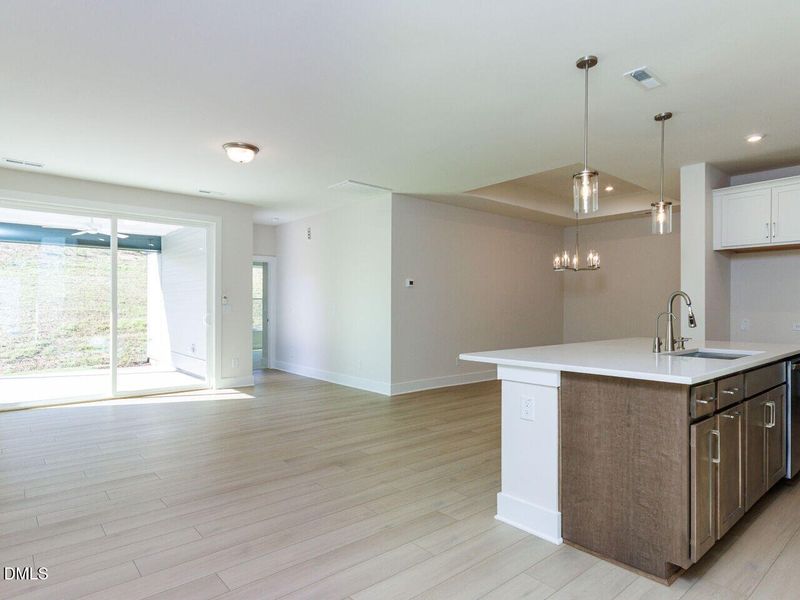 005-1280x960-main-living-space 005-1280x960-main-living-space