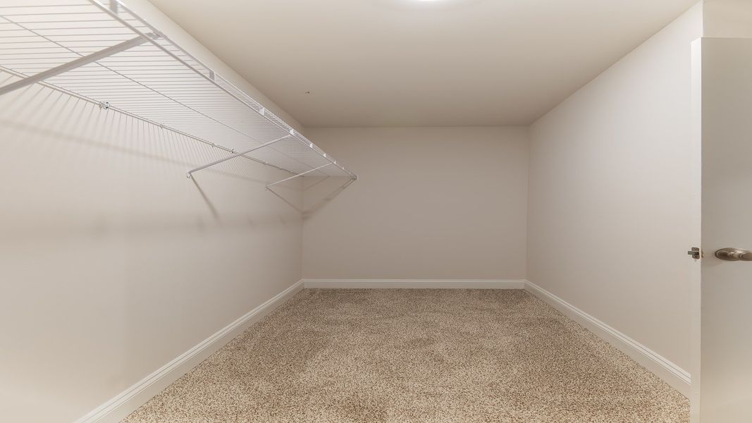 Spacious, unfurnished interior of a new home in Wesley Park, Crawfordville (Image 15).