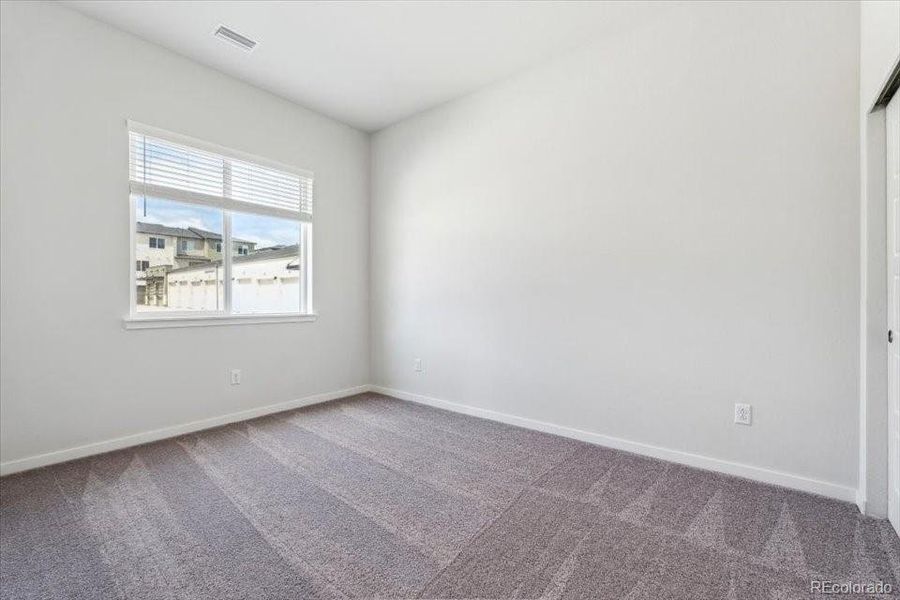 Spacious, unfurnished interior of a new home in Condo Collection at Grand Vue at Interlocken, Broomfield (Image 12).