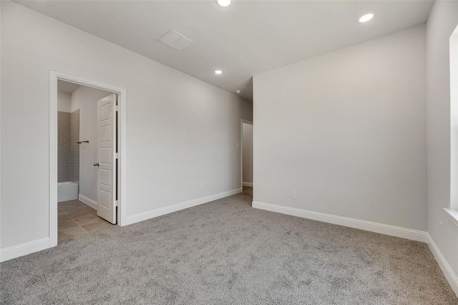 Spacious, unfurnished interior of a new home in Arbors at Legacy Hills, Celina (Image 22).