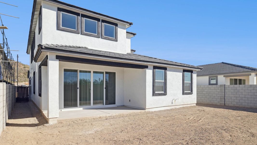 Exterior details and patio area of a home in Aloravita, Peoria (Image 2).