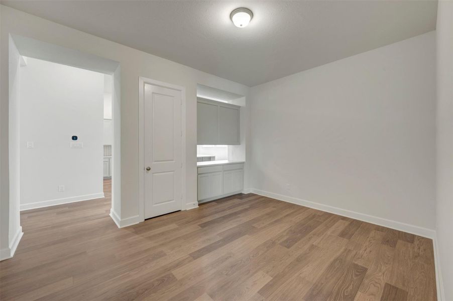 Spacious, unfurnished interior of a new home in Meridiana - Ascent Collection, Manvel (Image 14). Spacious, unfurnished interior of a new home in Meridiana - Ascent Collection, Manvel (Image 14).