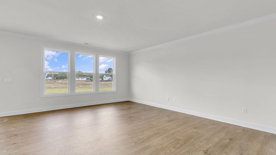 Spacious, unfurnished interior of a new home in Eagle Creek, Fuquay Varina (Image 19).