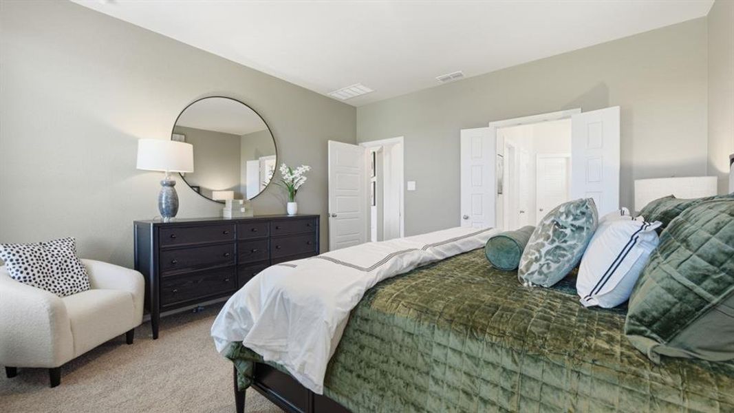 Furnished interior view inside a new home in Trails of Elizabeth Creek, Fort Worth (Image 9).
