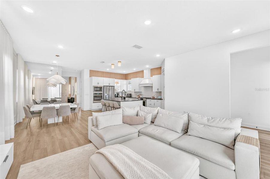 Furnished interior view inside a new home in , Winter Garden (Image 4).
