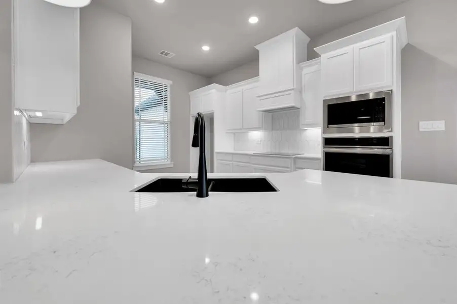 Furnished interior view inside a new home in Springside Estates II, Waxahachie (Image 5). Furnished interior view inside a new home in Springside Estates II, Waxahachie (Image 5).