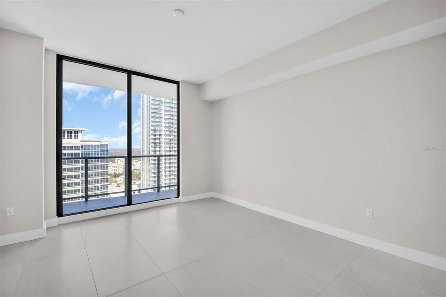 Spacious, unfurnished interior of a new home in , St. Petersburg (Image 23).