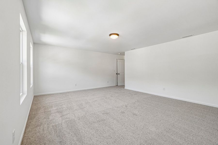 Spacious, unfurnished interior of a new home in Autumn Ridge, High Shoals (Image 27).