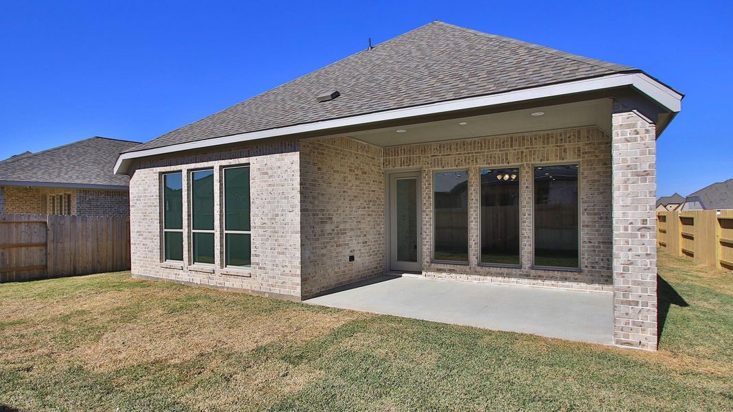 Exterior details and patio area of a home in Escondido, Magnolia (Image 3).