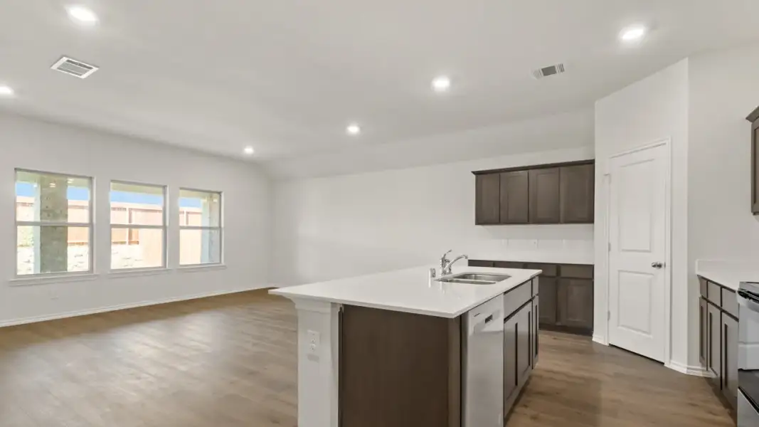 Furnished interior view inside a new home in Saddlebrook, Waxahachie (Image 4).