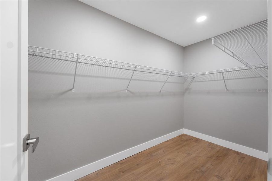 Spacious, unfurnished interior of a new home in , Citrus Springs (Image 22).