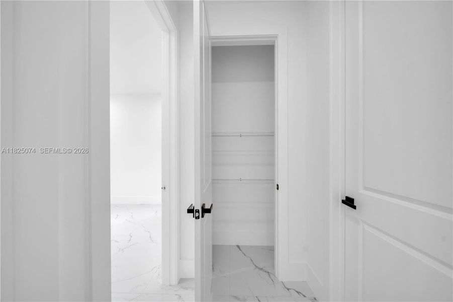 Spacious, unfurnished interior of a new home in , Lehigh Acres (Image 31).