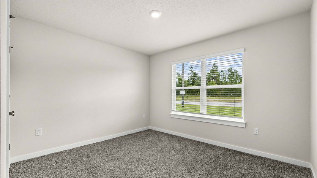 Spacious, unfurnished interior of a new home in Sunny Hills, Chipley (Image 28).