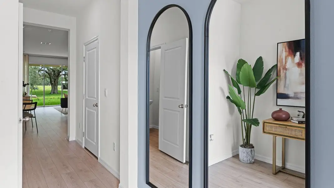Representative furnished interior of a home built from the GLEN - UNIT B by D.R. Horton in Preston Cove, St. Cloud (Image 4).