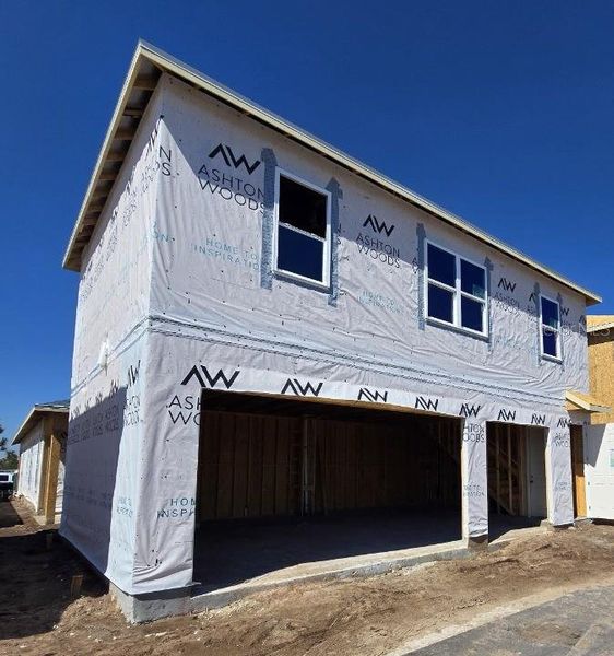 3 Car Garage/Garage Apartment