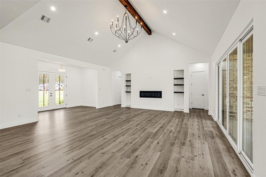 Spacious, unfurnished interior of a new home in , Conroe (Image 24).