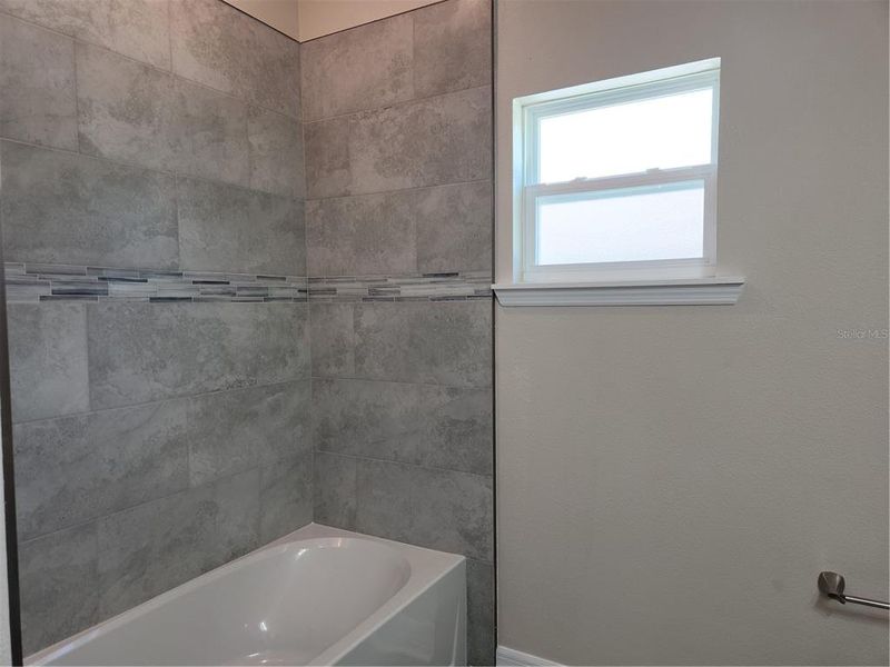 ONE OF 2 HALL BATHS ONE OF 2 HALL BATHS