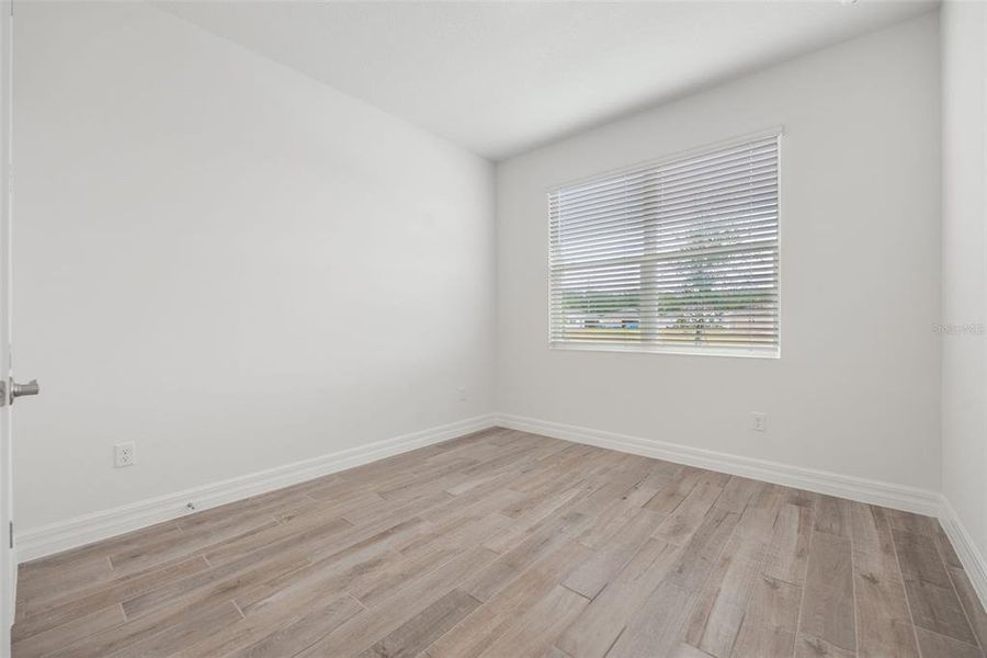 Spacious, unfurnished interior of a new home in Lakes of Mount Dora, Mount Dora (Image 16).