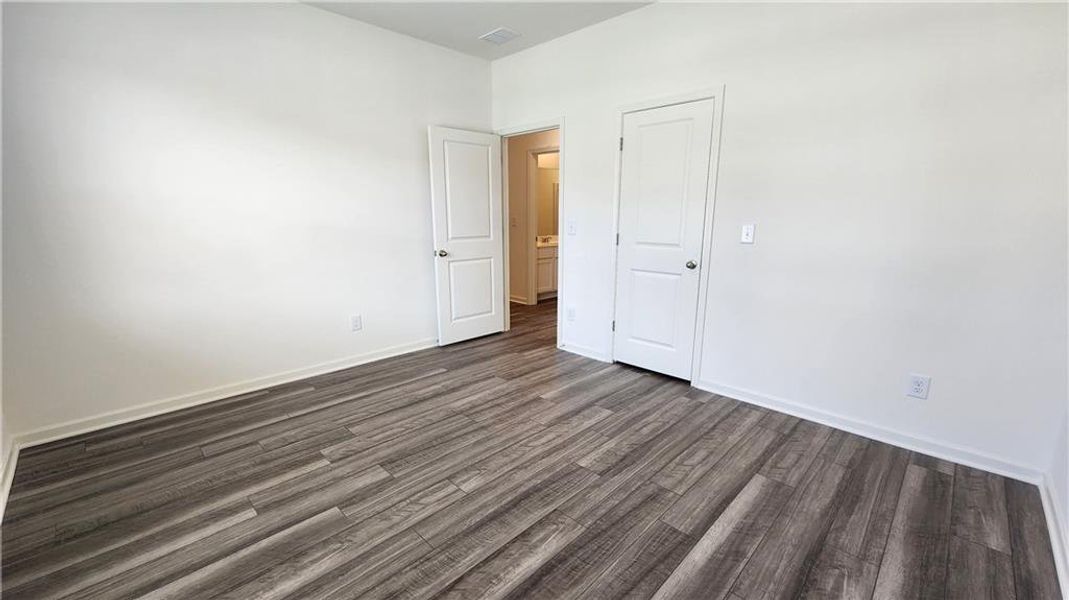Spacious, unfurnished interior of a new home in Casteel, Bethlehem (Image 13).
