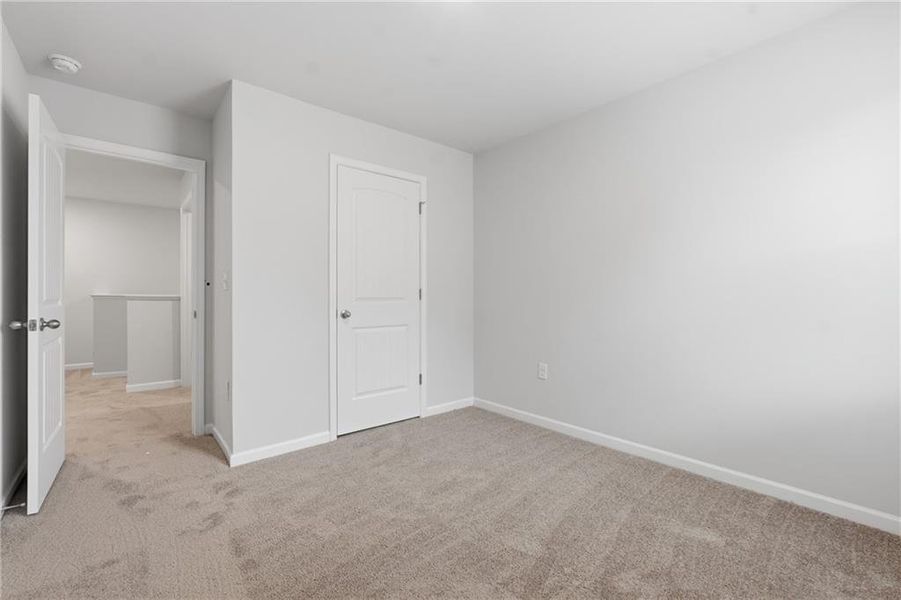 Spacious, unfurnished interior of a new home in Moss Creek, Hogansville (Image 19).