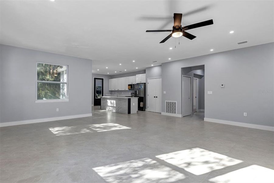 Spacious, unfurnished interior of a new home in , New Smyrna Beach (Image 16).