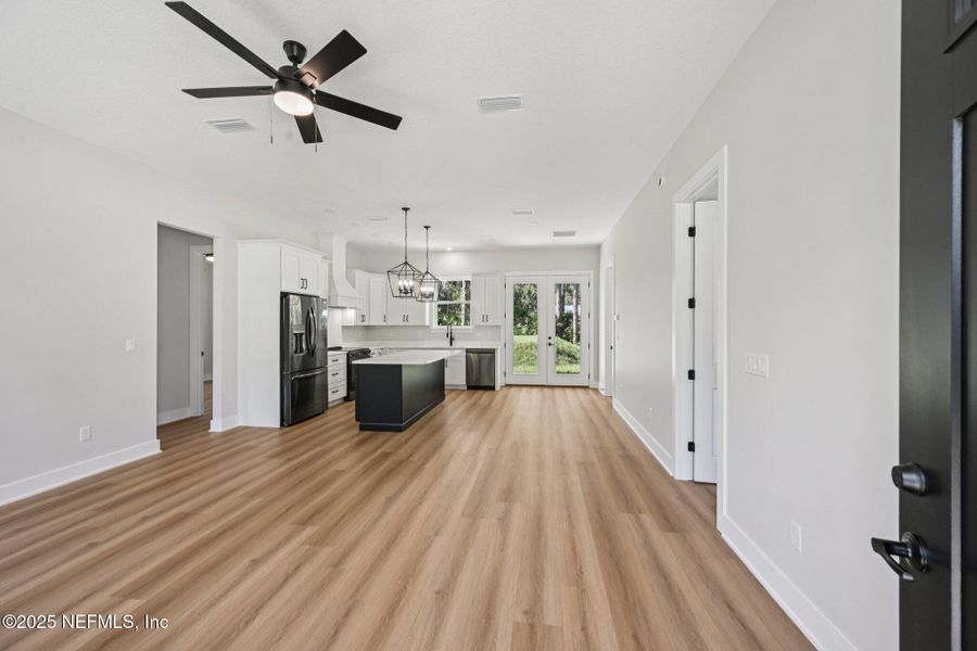 Spacious, unfurnished interior of a new home in , Palatka (Image 22).