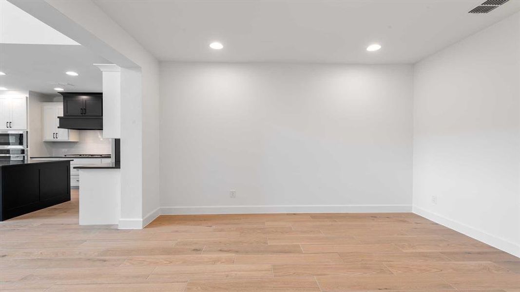 Spacious, unfurnished interior of a new home in Sweetgrass, Haslet (Image 13).