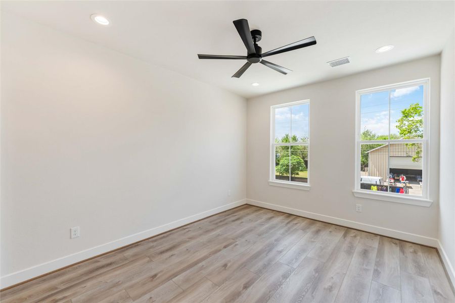 Spacious, unfurnished interior of a new home in , Houston (Image 21).