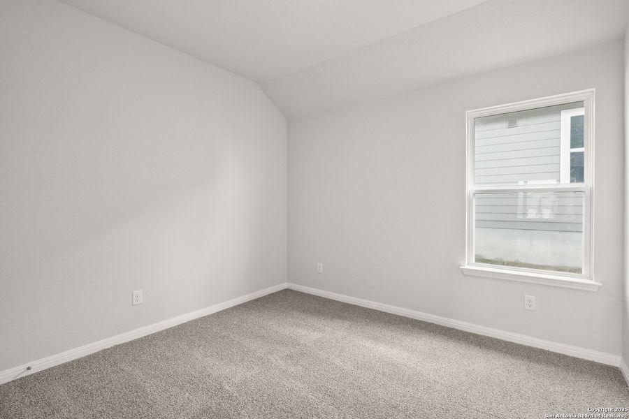 Spacious, unfurnished interior of a new home in Hunters Ranch, San Antonio (Image 24).