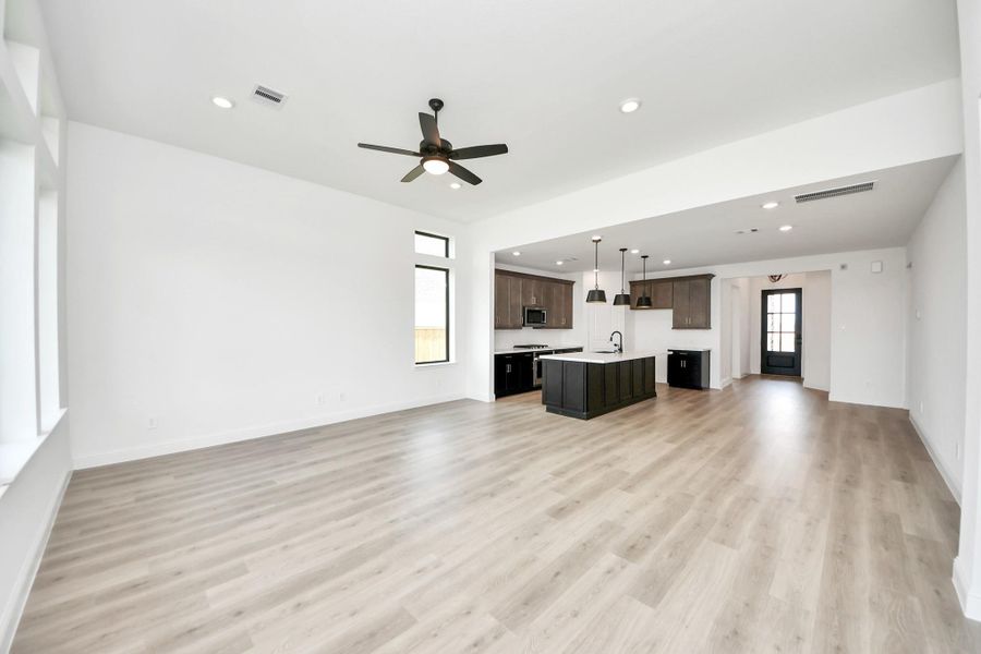 Spacious, unfurnished interior of a new home in Bridgeland: Signature Collection, Cypress (Image 13). Spacious, unfurnished interior of a new home in Bridgeland: Signature Collection, Cypress (Image 13).