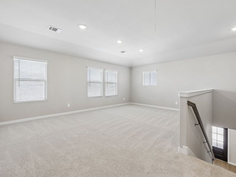 Spacious, unfurnished interior of a new home in Cibolo Hills West - Spring Series, Fort Worth (Image 20).