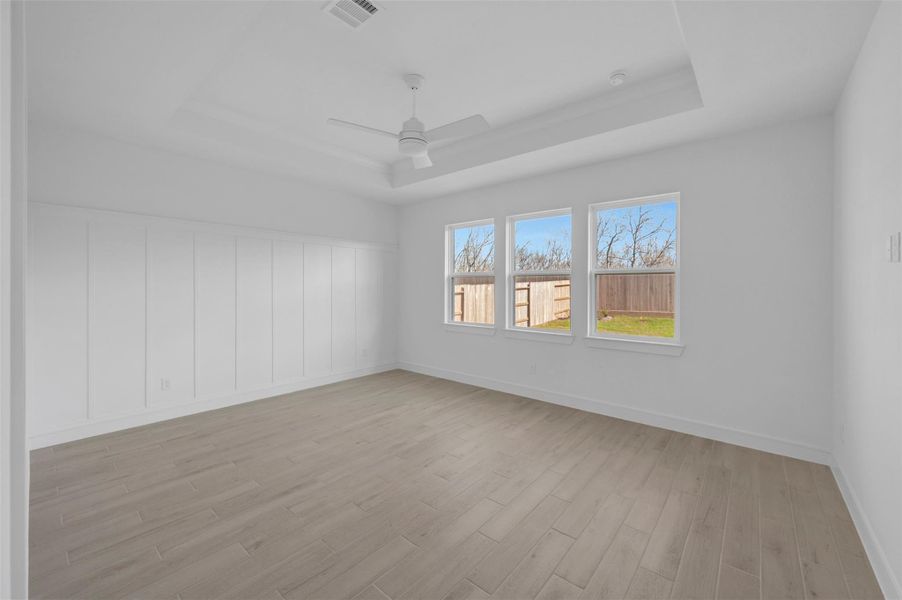 Spacious primary suite (*Photo not of actual home and used for illustration purposes only.)