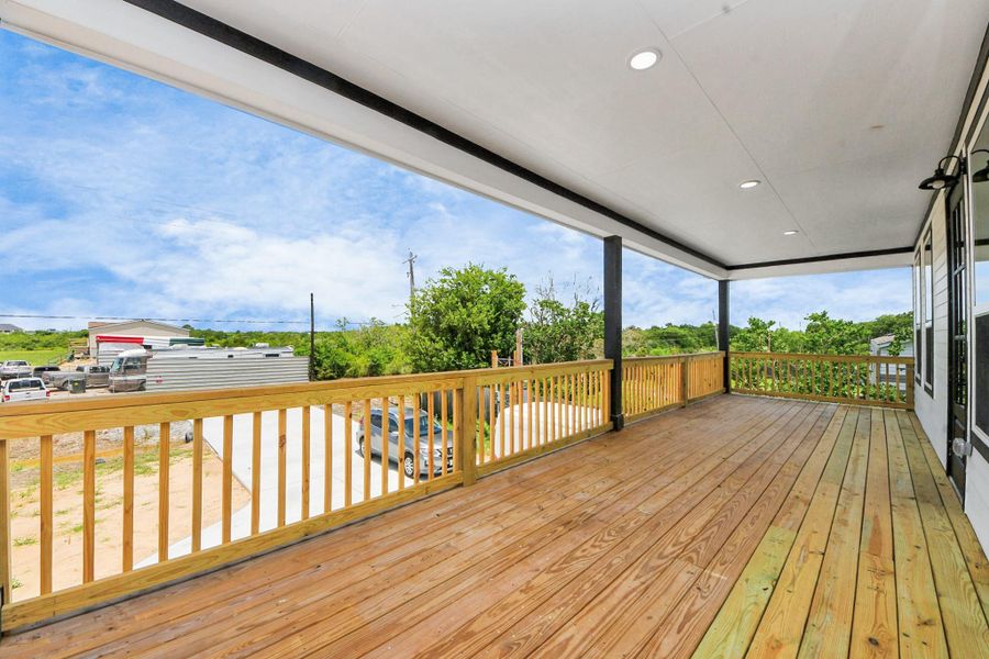 Exterior details and patio area of a home in , Dickinson (Image 26).