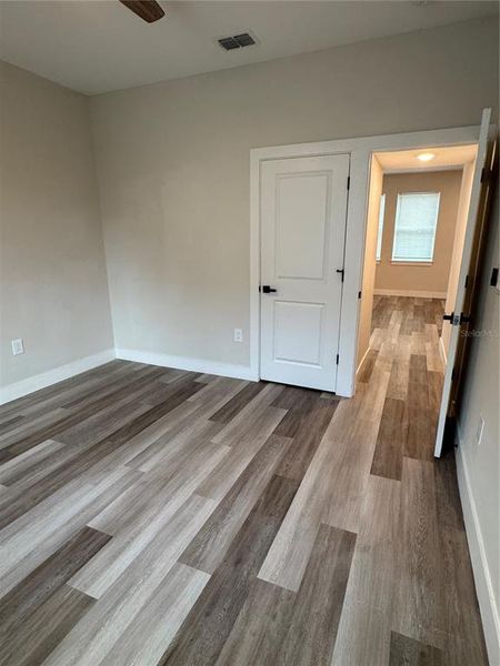 Spacious, unfurnished interior of a new home in , St. Petersburg (Image 41).