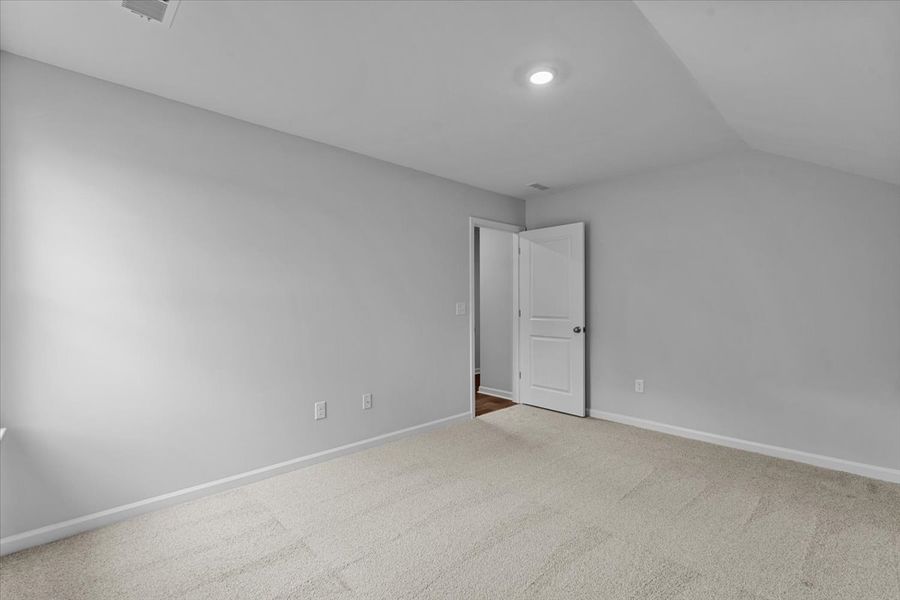Spacious, unfurnished interior of a new home in Hanes Lake, Winston-Salem (Image 41).