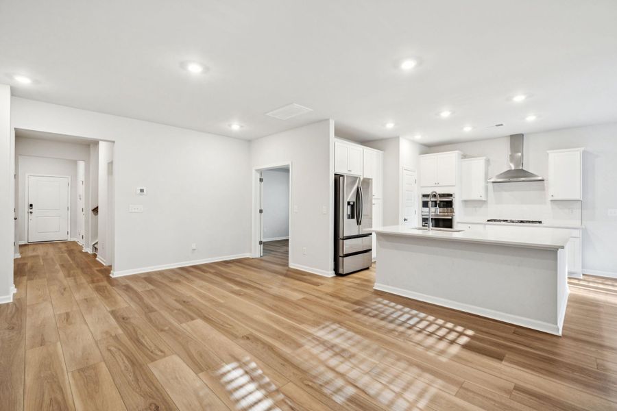 Spacious, unfurnished interior of a new home in Saint John's Lake: Arbor Collection, Johns Island (Image 46).