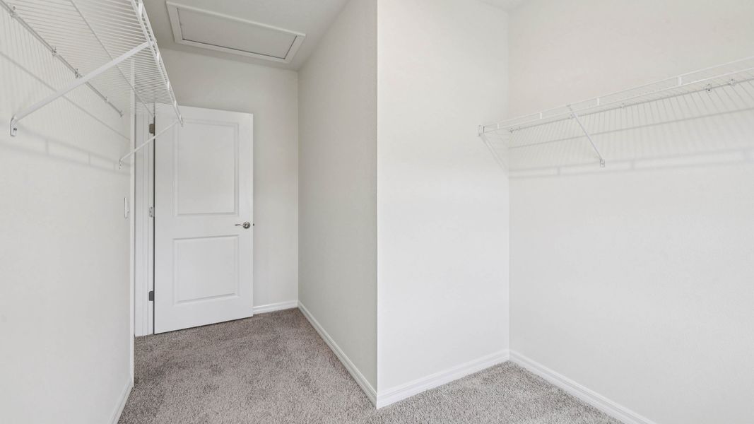 Representative unfurnished interior of a home built from the Darwin by D.R. Horton in Ocala Crossings South, Ocala (Image 32).