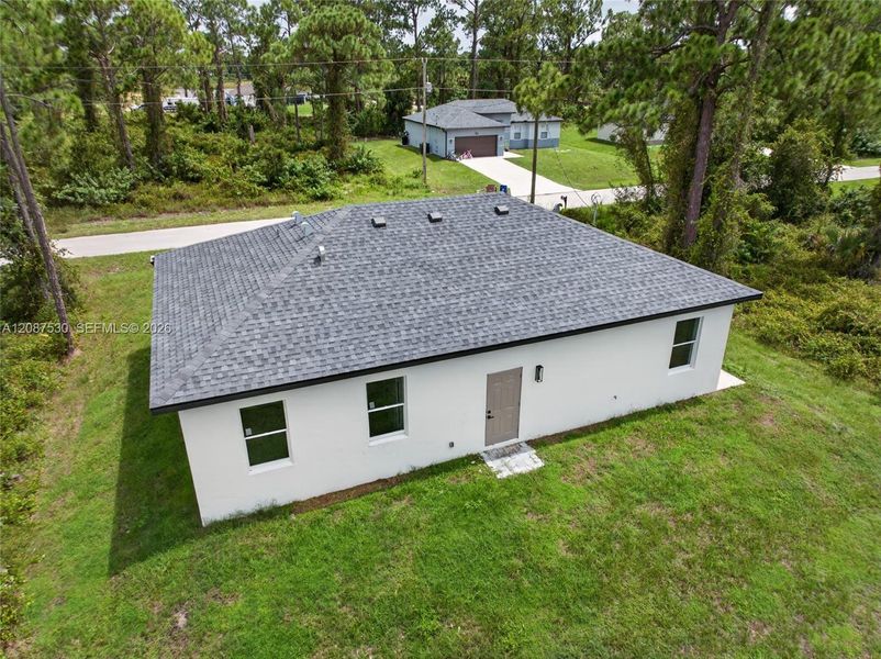 Exterior details and patio area of a home in , Lehigh Acres (Image 4).
