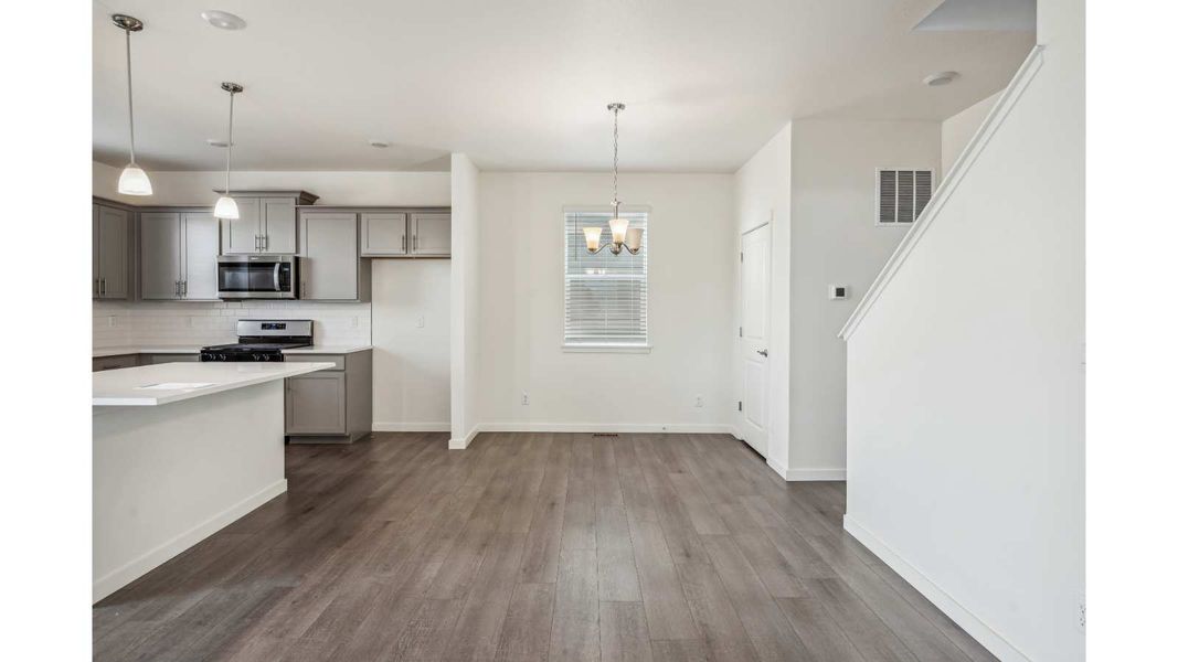 Image 19 representing the ELDER II by D.R. Horton in The Ridge at Lorson Ranch, Colorado Springs, CO.