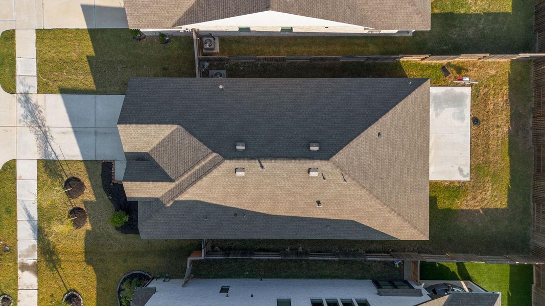 The home is located in a region prized for its harmonious blend of suburban comfort and city convenience. Nestled in the tranquil outskirts of west Houston, this area boasts easy access to major highways, including I-10 and the Grand Parkway.