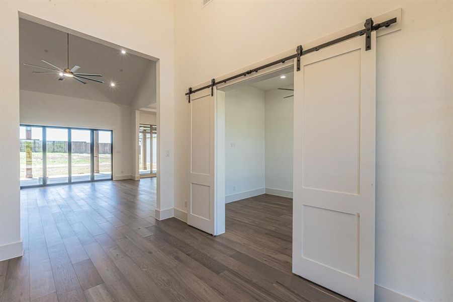 Spacious, unfurnished interior of a new home in , Northlake (Image 37).