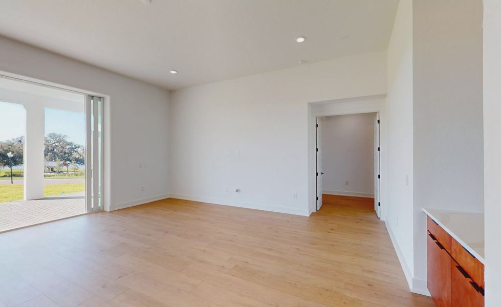 Spacious, unfurnished interior of a new home in West Hill Estates, Dade City (Image 16).