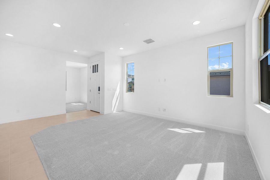 Spacious, unfurnished interior of a new home in Artisan at Asante Vista Collection, Surprise (Image 30).