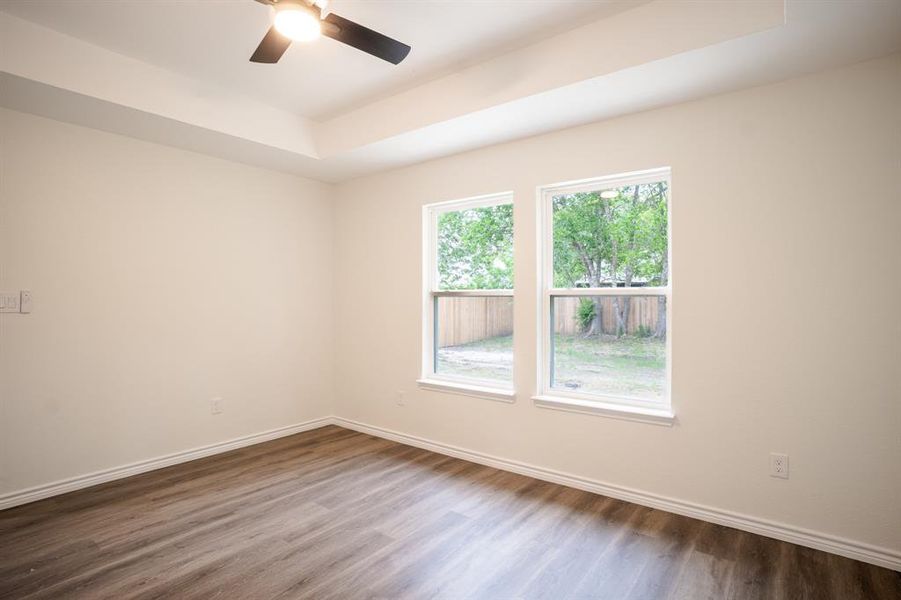 Spacious, unfurnished interior of a new home in , Mexia (Image 14).