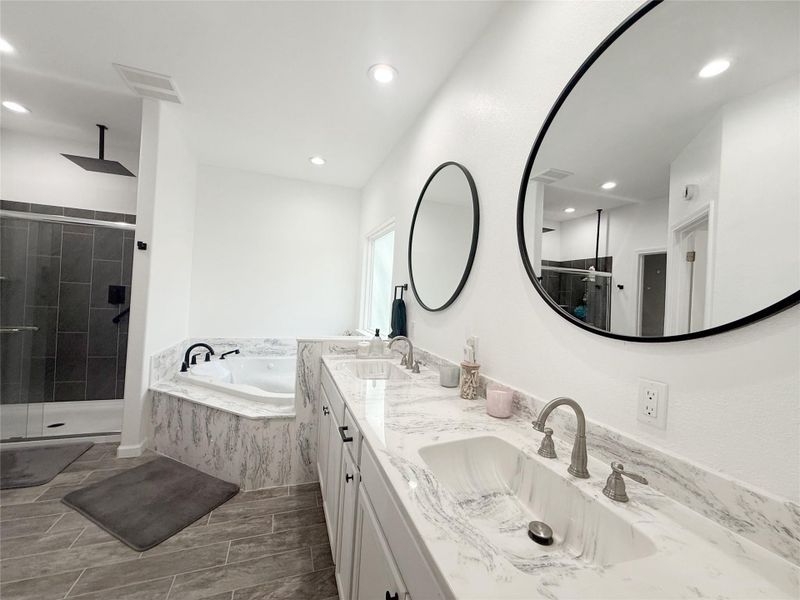 Furnished interior view inside a new home in , Brookeland (Image 11).