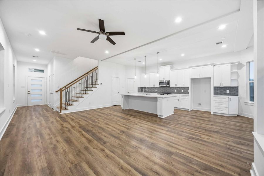 Spacious, unfurnished interior of a new home in , Houston (Image 13).